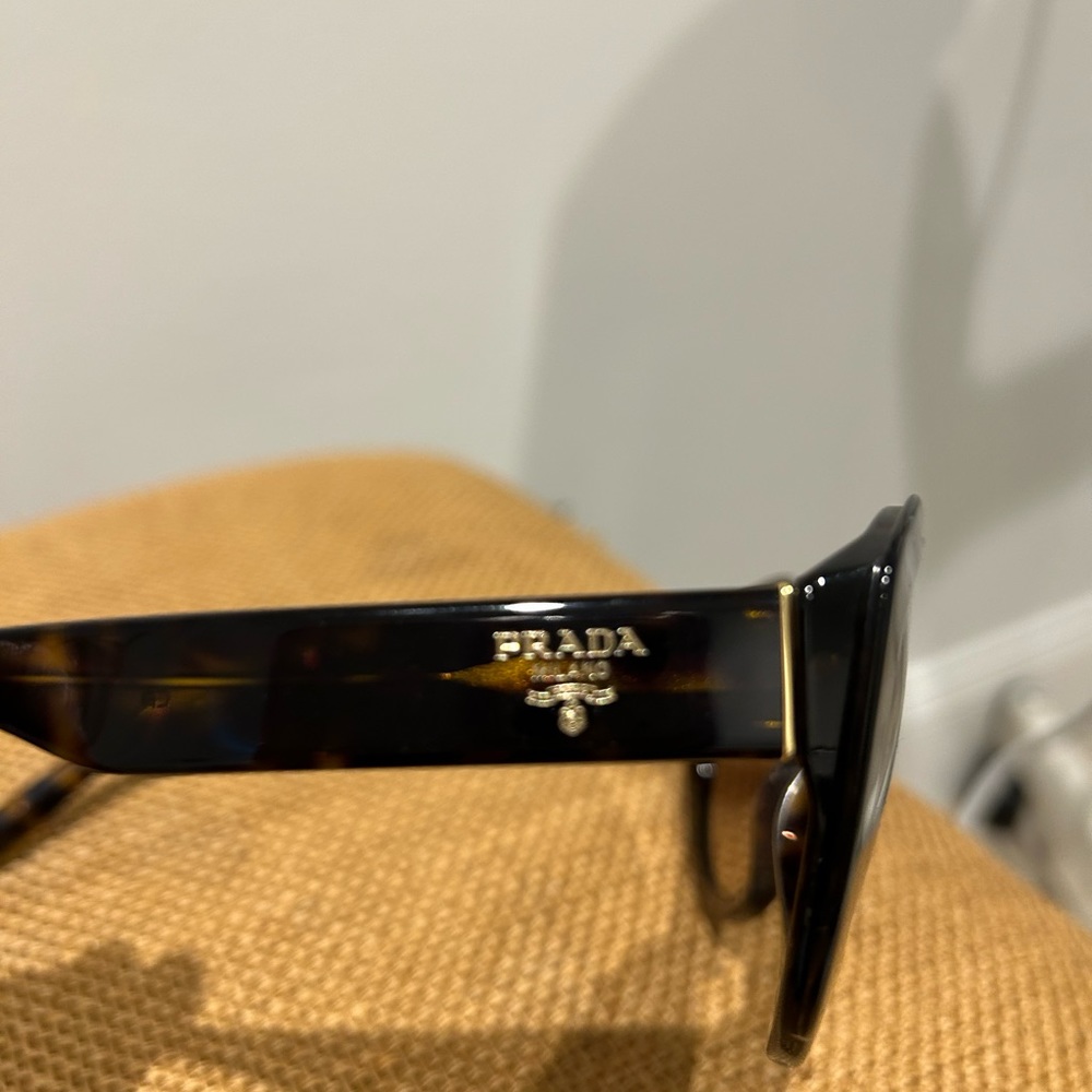 Prada Sunglasses. Pristine Condition. No Scratche… - image 3